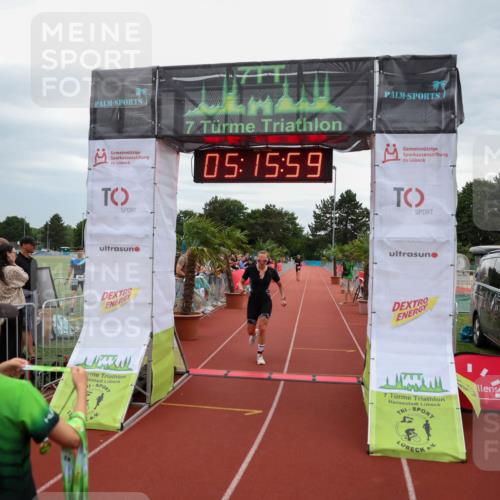 15.06.2025 - 7 Türme Triathlon Michael Strokosch http://msf.ph/oto/8014857 15.06.2025 15:15:58 Ziel 653 meine-sportfotos.de