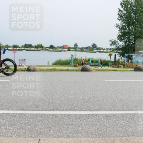 21.06.2025 - 27. Vierlanden-Triathlon H.Heesch http://msf.ph/oto/8014862 15.06.2025 11:51:02 Radfahren 782, 797, 946 meine-sportfotos.de