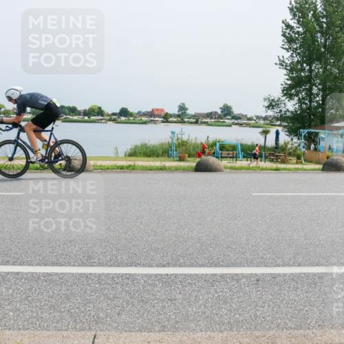 21.06.2025 - 27. Vierlanden-Triathlon H.Heesch http://msf.ph/oto/8014873 15.06.2025 11:51:04 Radfahren 782, 797, 946, 947 meine-sportfotos.de