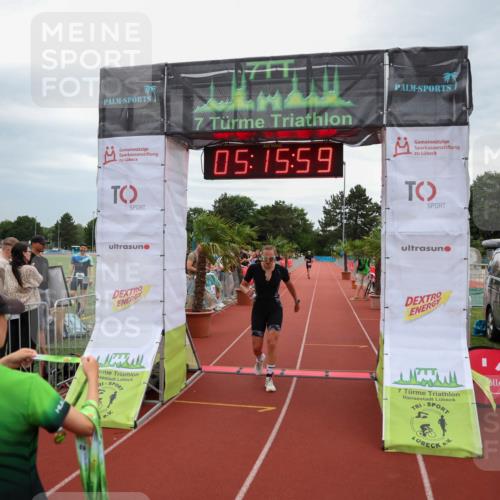 15.06.2025 - 7 Türme Triathlon Michael Strokosch http://msf.ph/oto/8014877 15.06.2025 15:15:59 Ziel 653 meine-sportfotos.de