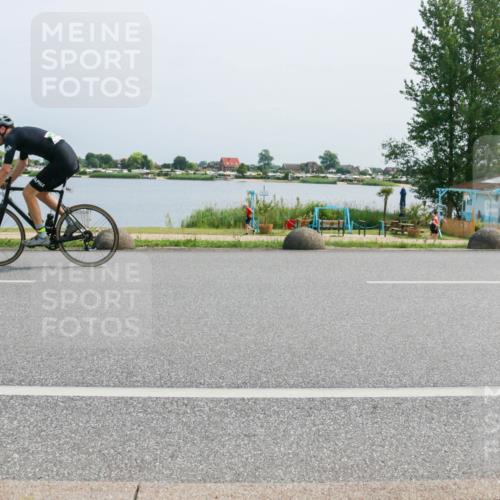 21.06.2025 - 27. Vierlanden-Triathlon H.Heesch http://msf.ph/oto/8014883 15.06.2025 11:51:05 Radfahren 782, 797, 946, 947 meine-sportfotos.de