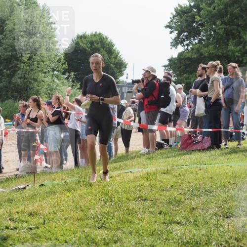 15.06.2025 - 27. Vierlanden-Triathlon KatJ http://msf.ph/oto/8014890 15.06.2025 10:15:19 Schwimmen 480, 507, 542, 555, 579, 587, 597, 613, 635 meine-sportfotos.de
