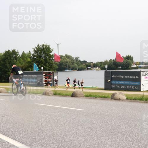 15.06.2025 - 27. Vierlanden-Triathlon H.Heesch http://msf.ph/oto/8014895 15.06.2025 11:16:25 Radfahren 717, 794 meine-sportfotos.de