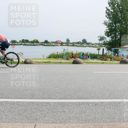 21.06.2025 - 27. Vierlanden-Triathlon H.Heesch http://msf.ph/oto/8014902 15.06.2025 11:51:17 Radfahren 840 meine-sportfotos.de