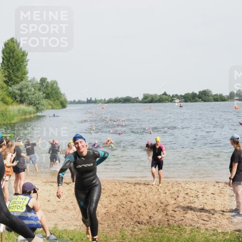 21.06.2025 - 27. Vierlanden-Triathlon MichiJ http://msf.ph/oto/8014921 15.06.2026 10:16:18 Schwimmen 477, 489, 494, 523, 526, 611 meine-sportfotos.de