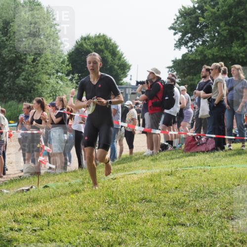 15.06.2025 - 27. Vierlanden-Triathlon KatJ http://msf.ph/oto/8014925 15.06.2025 10:15:20 Schwimmen 480, 507, 542, 555, 579, 587, 613, 631, 635 meine-sportfotos.de