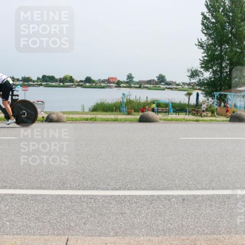 21.06.2025 - 27. Vierlanden-Triathlon H.Heesch http://msf.ph/oto/8014929 15.06.2025 11:51:29 Radfahren 794 meine-sportfotos.de