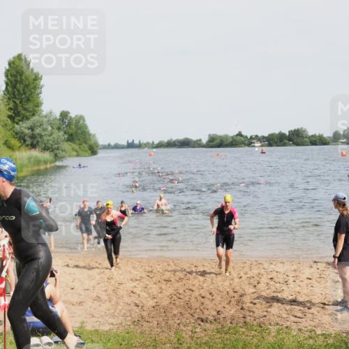 21.06.2025 - 27. Vierlanden-Triathlon MichiJ http://msf.ph/oto/8014930 15.06.2026 10:16:19 Schwimmen 477, 489, 494, 523, 526, 611, 634 meine-sportfotos.de