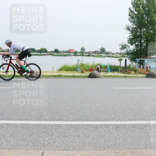 21.06.2025 - 27. Vierlanden-Triathlon H.Heesch http://msf.ph/oto/8014947 15.06.2025 11:51:36 Radfahren 728, 824, 952, 958 meine-sportfotos.de