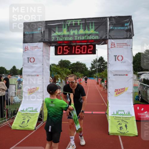 15.06.2025 - 7 Türme Triathlon Michael Strokosch http://msf.ph/oto/8014970 15.06.2025 15:16:02 Ziel 653 meine-sportfotos.de