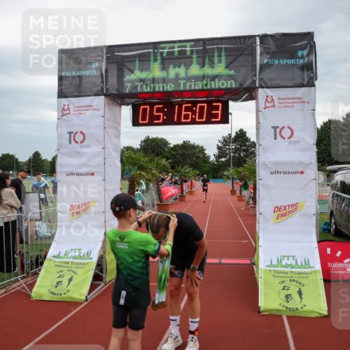15.06.2025 - 7 Türme Triathlon Michael Strokosch http://msf.ph/oto/8014986 15.06.2025 15:16:02 Ziel 653 meine-sportfotos.de