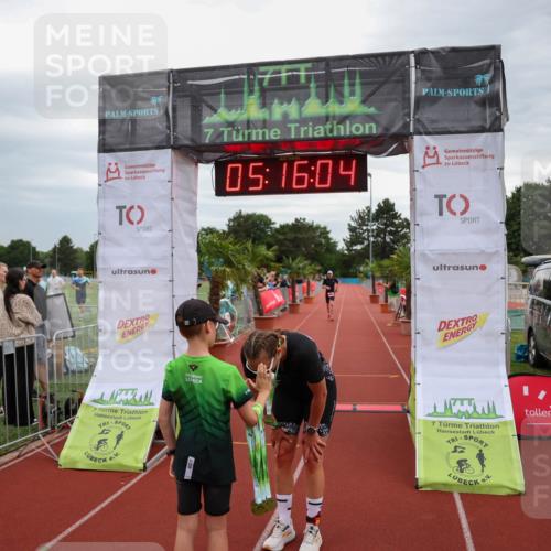 15.06.2025 - 7 Türme Triathlon Michael Strokosch http://msf.ph/oto/8015010 15.06.2025 15:16:03 Ziel 209, 653 meine-sportfotos.de