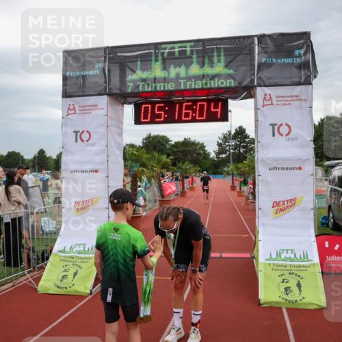 15.06.2025 - 7 Türme Triathlon Michael Strokosch http://msf.ph/oto/8015016 15.06.2025 15:16:04 Ziel 209, 653 meine-sportfotos.de