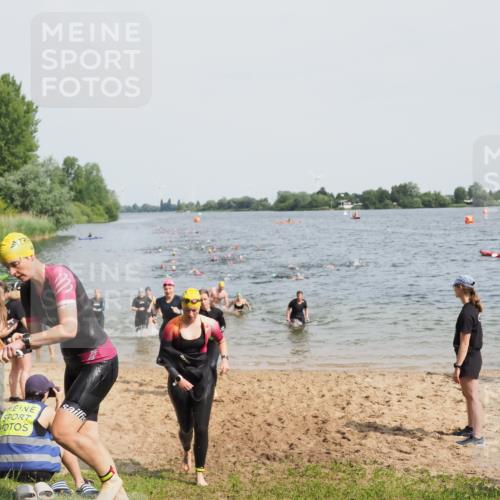 21.06.2025 - 27. Vierlanden-Triathlon MichiJ http://msf.ph/oto/8015034 15.06.2026 10:16:22 Schwimmen 477, 487, 489, 494, 499, 523, 526, 574, 611, 614, 634 meine-sportfotos.de