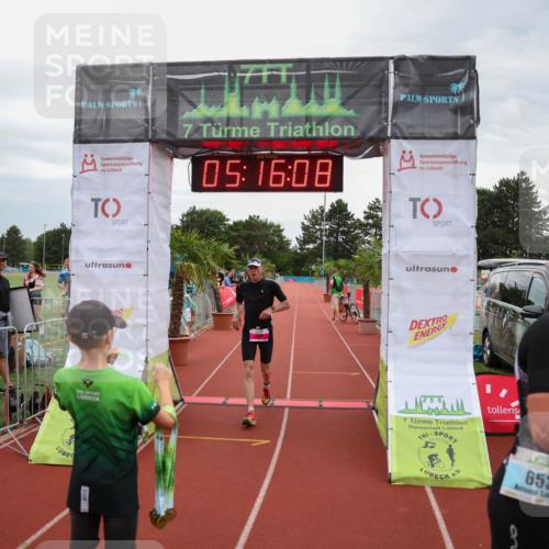 15.06.2025 - 7 Türme Triathlon Michael Strokosch http://msf.ph/oto/8015046 15.06.2025 15:16:08 Ziel 209 meine-sportfotos.de