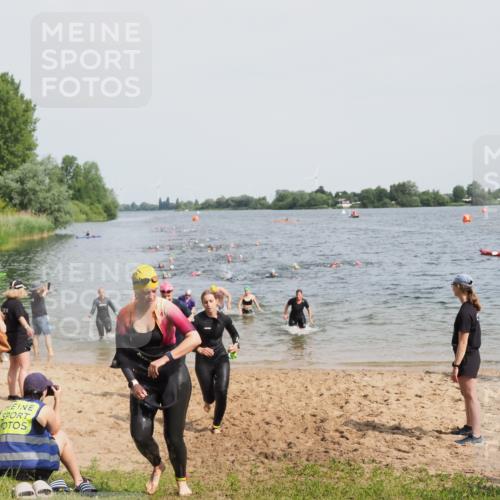 21.06.2025 - 27. Vierlanden-Triathlon MichiJ http://msf.ph/oto/8015072 15.06.2026 10:16:23 Schwimmen 477, 487, 489, 491, 494, 499, 523, 526, 574, 611, 614, 634 meine-sportfotos.de
