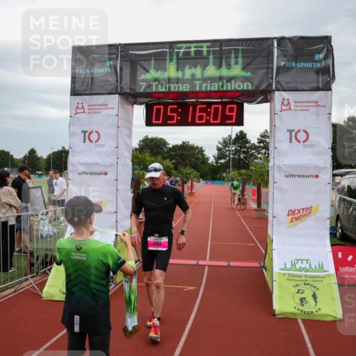 15.06.2025 - 7 Türme Triathlon Michael Strokosch http://msf.ph/oto/8015082 15.06.2025 15:16:09 Ziel 209 meine-sportfotos.de