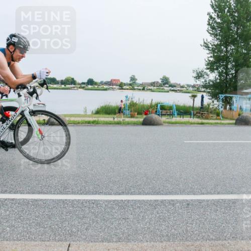 21.06.2025 - 27. Vierlanden-Triathlon H.Heesch http://msf.ph/oto/8015123 15.06.2025 11:52:27 Radfahren 861, 951 meine-sportfotos.de