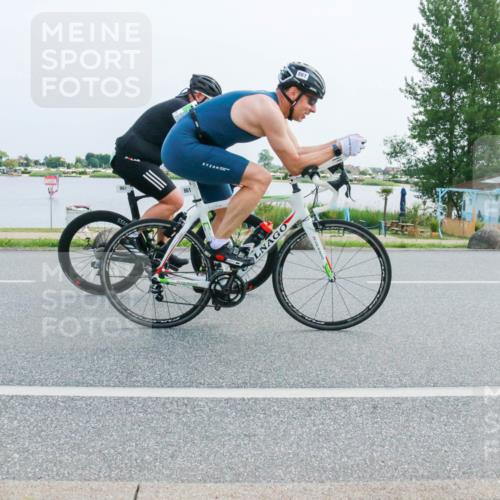 21.06.2025 - 27. Vierlanden-Triathlon H.Heesch http://msf.ph/oto/8015126 15.06.2025 11:52:27 Radfahren 861, 951 meine-sportfotos.de