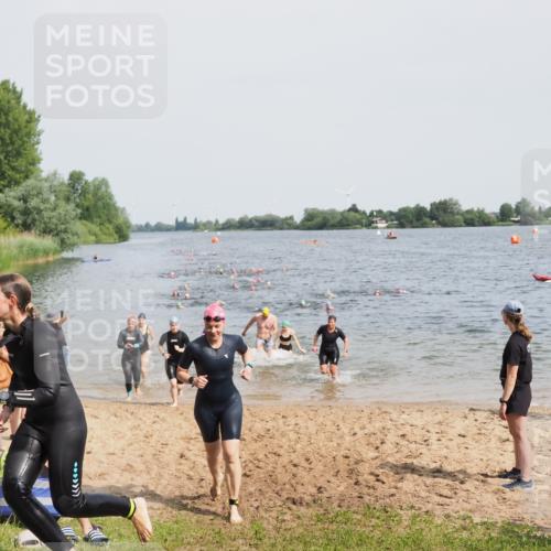 21.06.2025 - 27. Vierlanden-Triathlon MichiJ http://msf.ph/oto/8015132 15.06.2026 10:16:24 Schwimmen 477, 487, 489, 491, 494, 499, 523, 526, 574, 611, 614, 634 meine-sportfotos.de
