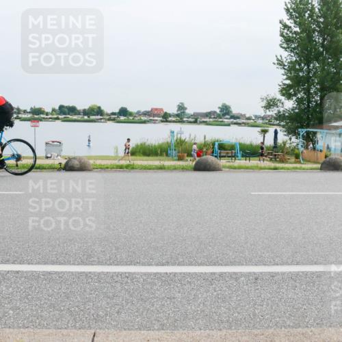 15.06.2025 - 27. Vierlanden-Triathlon H.Heesch http://msf.ph/oto/8015160 15.06.2025 11:12:30 Radfahren 82, 222, 637, 696, 699, 810 meine-sportfotos.de