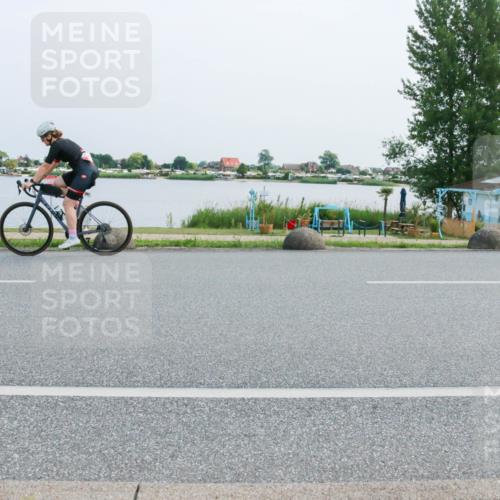 21.06.2025 - 27. Vierlanden-Triathlon H.Heesch http://msf.ph/oto/8015171 15.06.2025 11:52:41 Radfahren 201, 663, 672, 785, 789, 963 meine-sportfotos.de