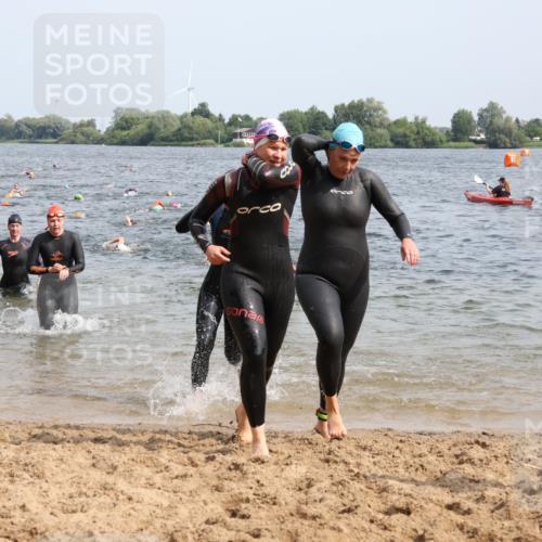 15.06.2025 - 27. Vierlanden-Triathlon Lena Gebhardt http://msf.ph/oto/8015177 15.06.2025 10:14:54 Schwimmen 476, 521, 525, 528, 559, 570, 592, 593, 605, 608, 1397 meine-sportfotos.de