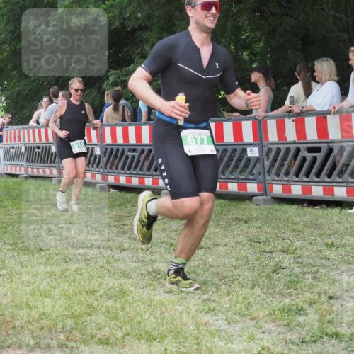 21.06.2025 - 27. Vierlanden-Triathlon KatJ http://msf.ph/oto/8015189 15.06.2025 13:13:15 Ziel 677, 723, 761 meine-sportfotos.de