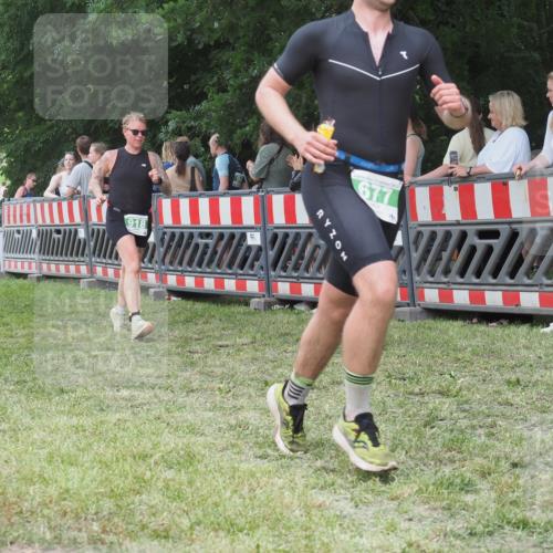 21.06.2025 - 27. Vierlanden-Triathlon KatJ http://msf.ph/oto/8015197 15.06.2025 13:13:15 Ziel 677, 723, 761 meine-sportfotos.de