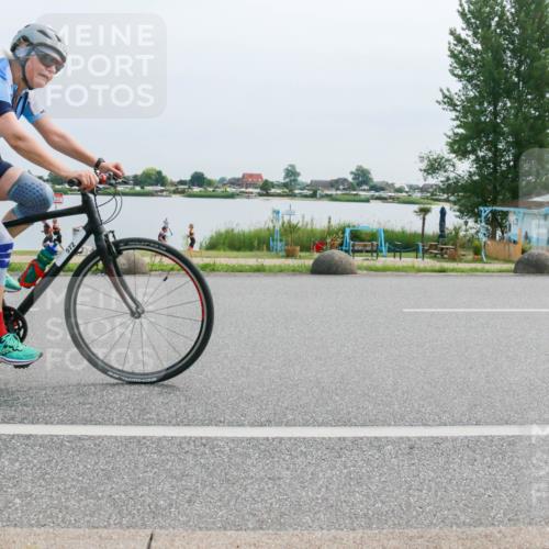 15.06.2025 - 27. Vierlanden-Triathlon H.Heesch http://msf.ph/oto/8015205 15.06.2025 11:12:42 Radfahren 572, 578 meine-sportfotos.de