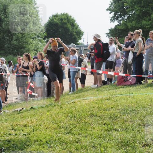 15.06.2025 - 27. Vierlanden-Triathlon KatJ http://msf.ph/oto/8015227 15.06.2025 10:15:30 Schwimmen 508, 511, 542, 554, 579, 613, 620, 631 meine-sportfotos.de