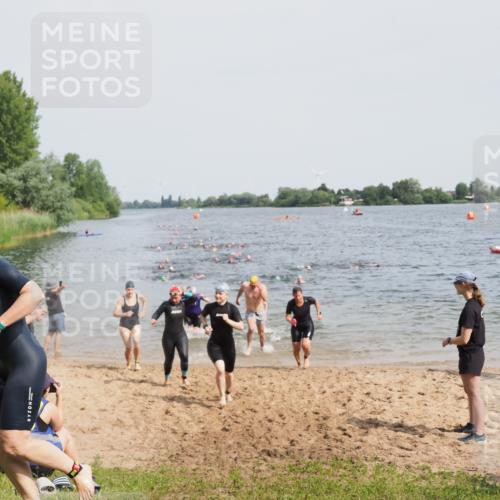 21.06.2025 - 27. Vierlanden-Triathlon MichiJ http://msf.ph/oto/8015236 15.06.2026 10:16:26 Schwimmen 477, 487, 491, 494, 499, 523, 526, 549, 574, 614, 634 meine-sportfotos.de