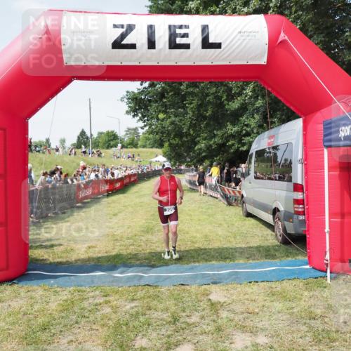21.06.2025 - 27. Vierlanden-Triathlon MichiJ http://msf.ph/oto/8015245 15.06.2026 11:32:00 Ziel 399 meine-sportfotos.de