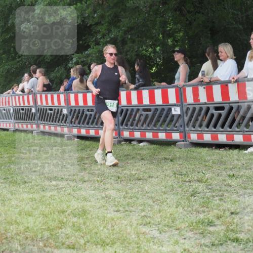 21.06.2025 - 27. Vierlanden-Triathlon KatJ http://msf.ph/oto/8015253 15.06.2025 13:13:16 Ziel 677, 723, 761 meine-sportfotos.de