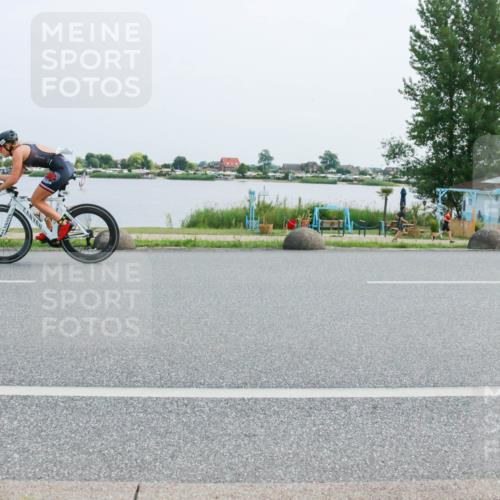 21.06.2025 - 27. Vierlanden-Triathlon H.Heesch http://msf.ph/oto/8015268 15.06.2025 11:53:12 Radfahren 687, 787, 921, 934 meine-sportfotos.de