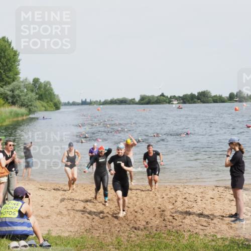 21.06.2025 - 27. Vierlanden-Triathlon MichiJ http://msf.ph/oto/8015273 15.06.2026 10:16:27 Schwimmen 477, 487, 491, 494, 499, 523, 526, 549, 574, 614, 634 meine-sportfotos.de
