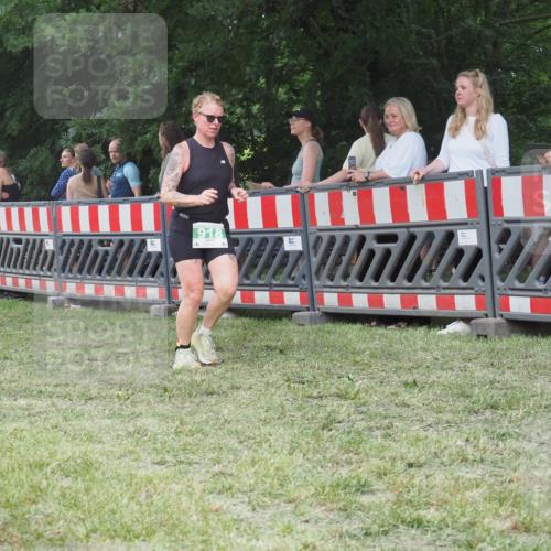 21.06.2025 - 27. Vierlanden-Triathlon KatJ http://msf.ph/oto/8015283 15.06.2025 13:13:16 Ziel 677, 723, 761 meine-sportfotos.de