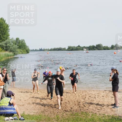 21.06.2025 - 27. Vierlanden-Triathlon MichiJ http://msf.ph/oto/8015286 15.06.2026 10:16:27 Schwimmen 477, 487, 491, 494, 499, 523, 526, 549, 574, 614, 634 meine-sportfotos.de