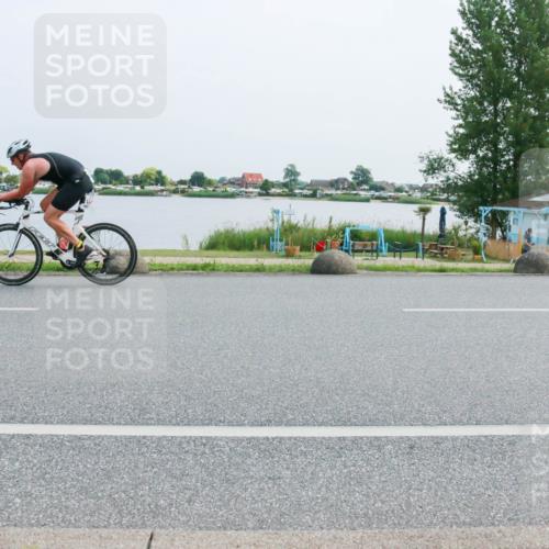21.06.2025 - 27. Vierlanden-Triathlon H.Heesch http://msf.ph/oto/8015288 15.06.2025 11:53:13 Radfahren 687, 787, 921, 934 meine-sportfotos.de