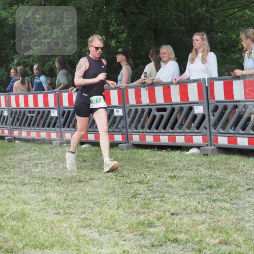 21.06.2025 - 27. Vierlanden-Triathlon KatJ http://msf.ph/oto/8015297 15.06.2025 13:13:16 Ziel 677, 723, 761 meine-sportfotos.de