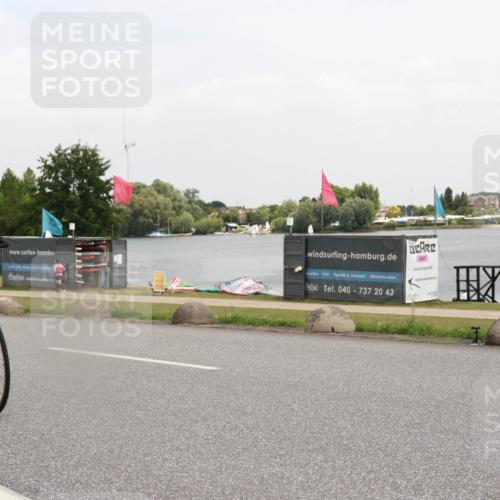 21.06.2025 - 27. Vierlanden-Triathlon H.Heesch http://msf.ph/oto/8015306 15.06.2025 12:02:47 Radfahren 815, 834, 888, 965 meine-sportfotos.de