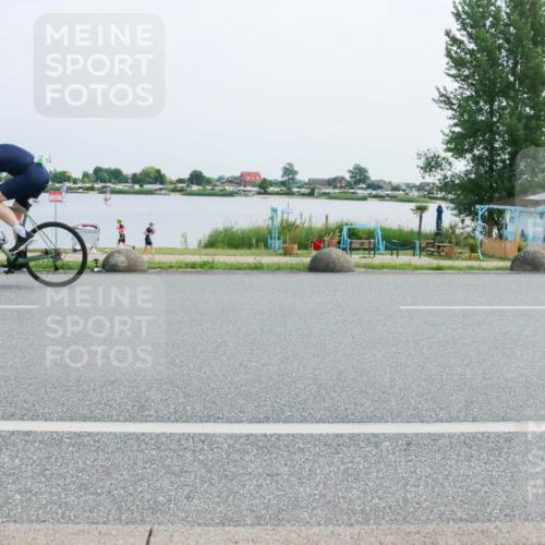 21.06.2025 - 27. Vierlanden-Triathlon H.Heesch http://msf.ph/oto/8015308 15.06.2025 11:53:27 Radfahren 763 meine-sportfotos.de