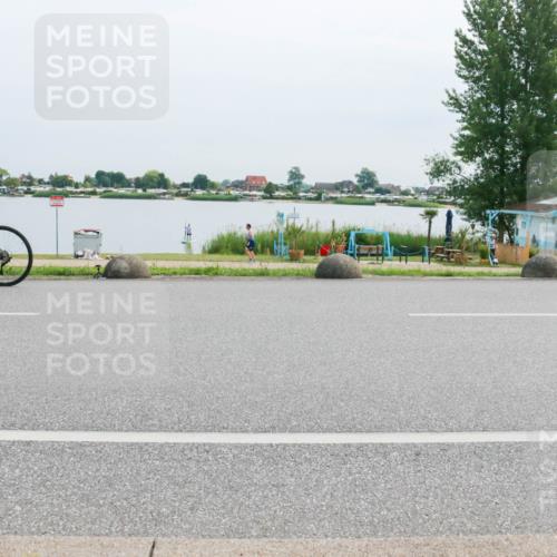 15.06.2025 - 27. Vierlanden-Triathlon H.Heesch http://msf.ph/oto/8015333 15.06.2025 11:13:08 Radfahren 684, 778 meine-sportfotos.de