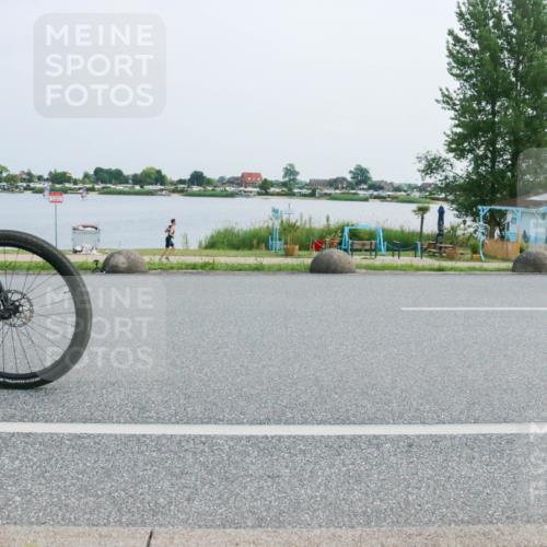 21.06.2025 - 27. Vierlanden-Triathlon H.Heesch http://msf.ph/oto/8015361 15.06.2025 11:53:49 Radfahren 893 meine-sportfotos.de