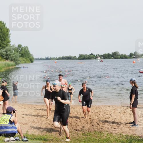 21.06.2025 - 27. Vierlanden-Triathlon MichiJ http://msf.ph/oto/8015363 15.06.2026 10:16:28 Schwimmen 477, 487, 491, 494, 499, 523, 526, 549, 574, 614, 634 meine-sportfotos.de
