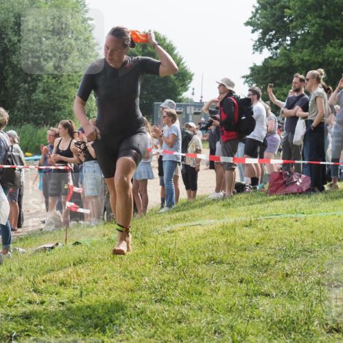 15.06.2025 - 27. Vierlanden-Triathlon KatJ http://msf.ph/oto/8015367 15.06.2025 10:15:31 Schwimmen 508, 511, 542, 554, 579, 613, 620, 631 meine-sportfotos.de