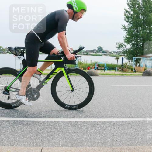 15.06.2025 - 27. Vierlanden-Triathlon H.Heesch http://msf.ph/oto/8015391 15.06.2025 11:13:21 Radfahren 9, 134, 223 meine-sportfotos.de