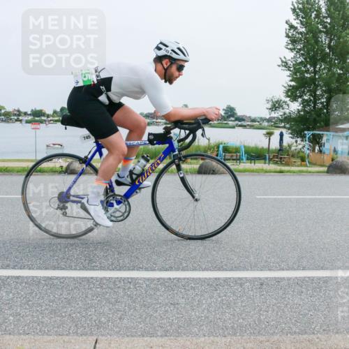 21.06.2025 - 27. Vierlanden-Triathlon H.Heesch http://msf.ph/oto/8015398 15.06.2025 11:53:56 Radfahren 745, 893, 966 meine-sportfotos.de
