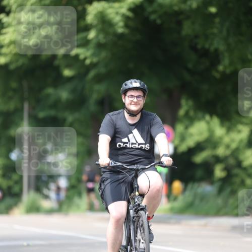 15.06.2025 - 7 Türme Triathlon Yannick Fuchs http://msf.ph/oto/8015411 15.06.2025 13:28:38 Radfahren 636, 767, 896 meine-sportfotos.de