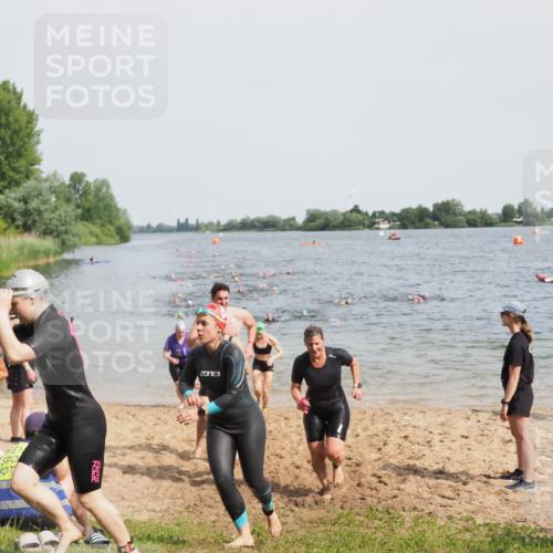 21.06.2025 - 27. Vierlanden-Triathlon MichiJ http://msf.ph/oto/8015413 15.06.2026 10:16:29 Schwimmen 477, 487, 491, 494, 499, 526, 549, 574, 614, 634 meine-sportfotos.de